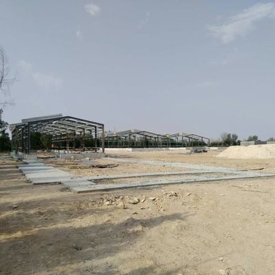 مزرعة الماشية المعدلة مسبقاً منزل الدجاج