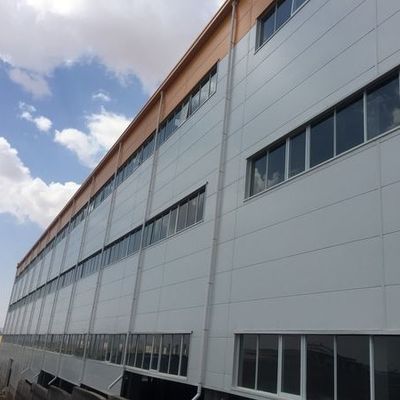 Q345 المنازل المجهزة من الفولاذ OEM مبنى هيكل الفولاذ المجهز من قبل