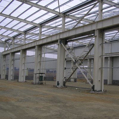 بناء ورشة عمل من هيكل فولاذي مع سقف لوحة ساندويتش