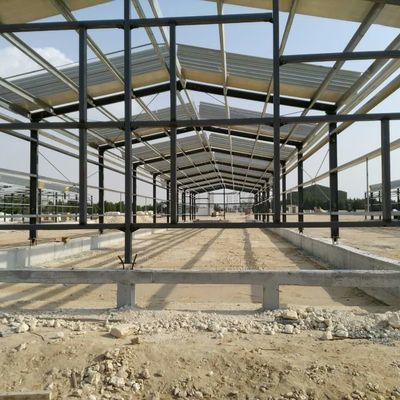 منزل الدواجن المعدل مع ألواح العزل